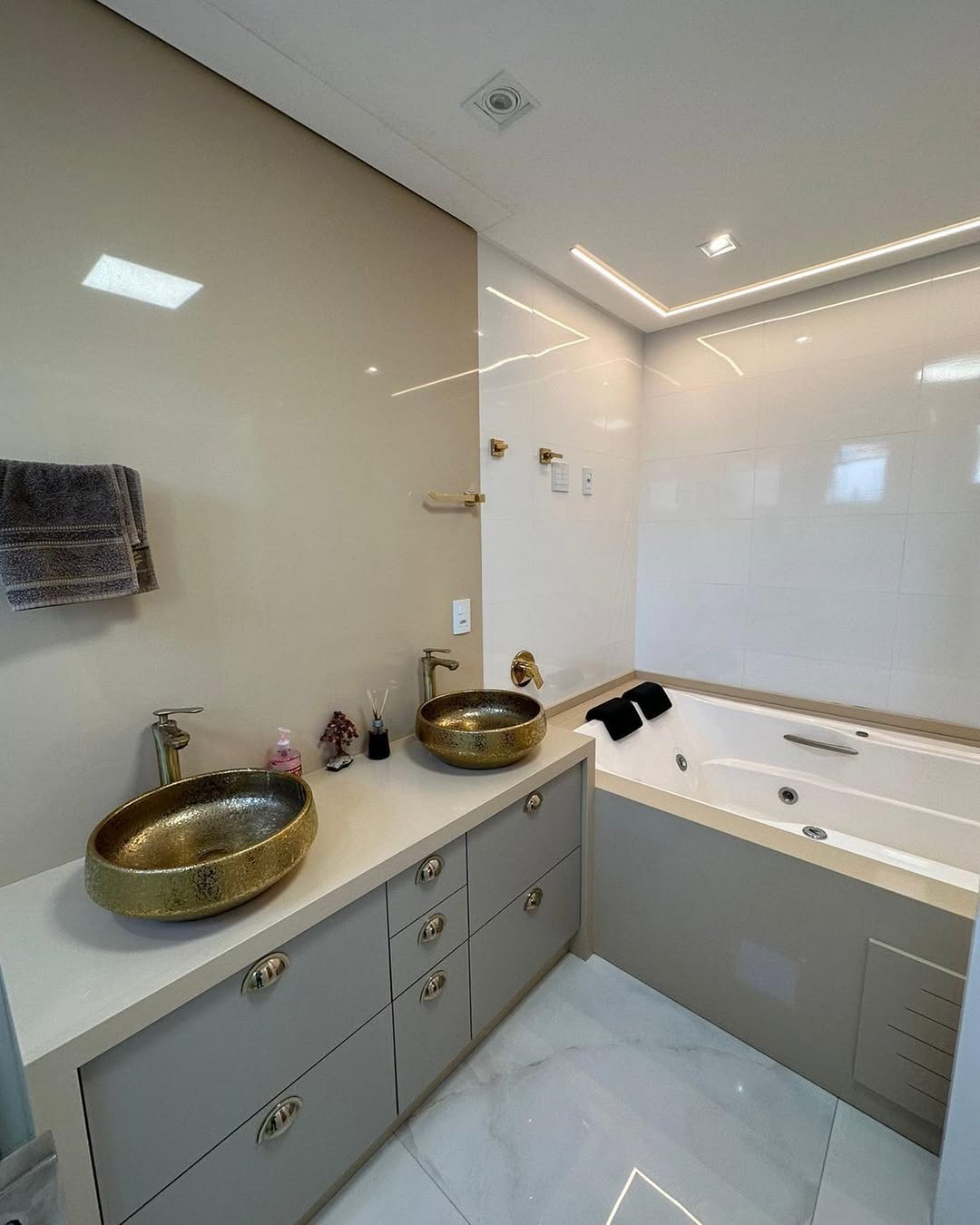 Bom dia ☀️ Promoção na área 🚀🚀Residêncial Porto Villa Rua 3174 suítes4 vaga Finalmente mobilia (8)